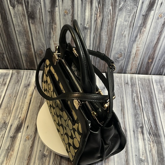 COACH SHOULDER BAG/CROSSBODY SIGNATURE CANVAS AND LEATHER. - Picture 7 of 16